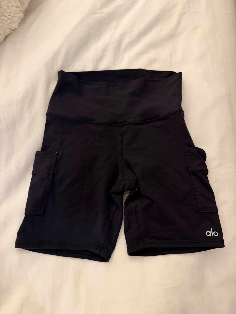 ALO Yoga High-Rise Black Bike Shorts with Side Pockets